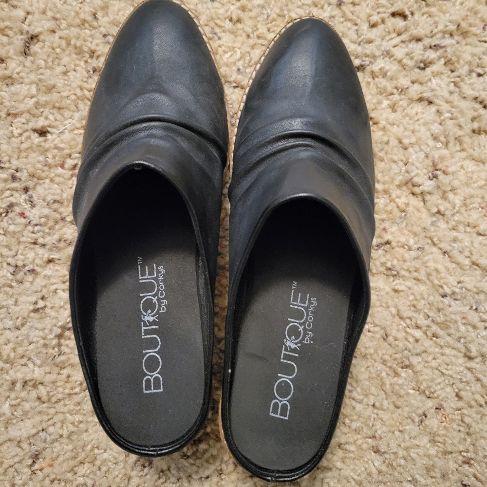black mule slides